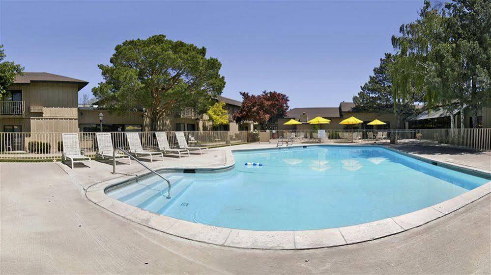 Red Lion Hotel Twin Falls Exterior photo